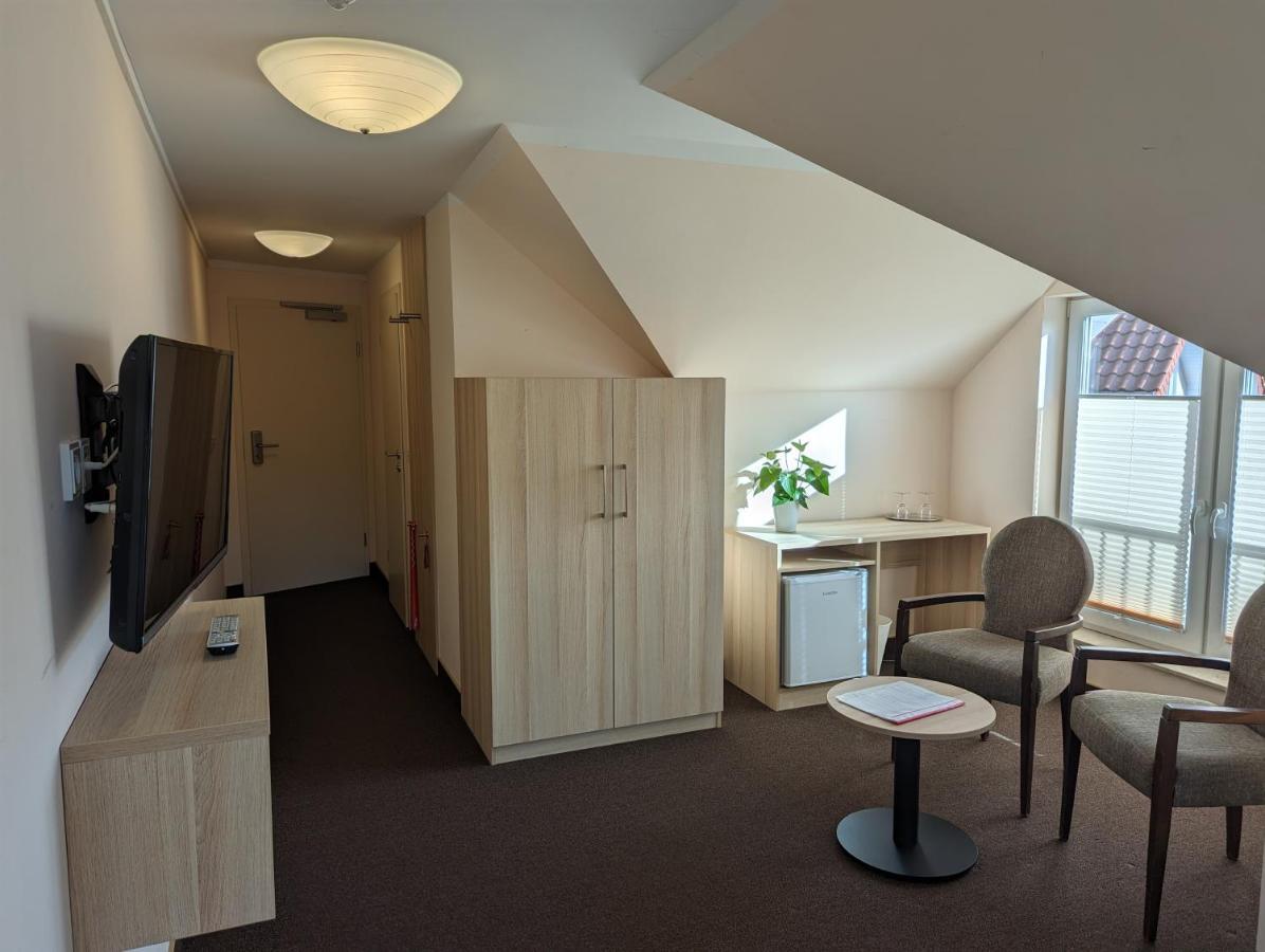 Hotel Karl'S Burg Kölpinsee エクステリア 写真