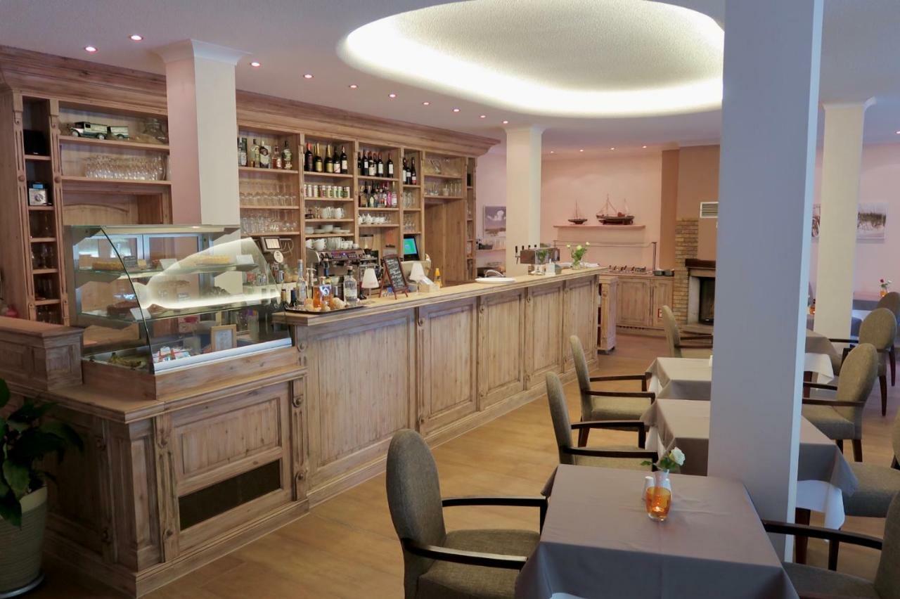 Hotel Karl'S Burg Kölpinsee エクステリア 写真