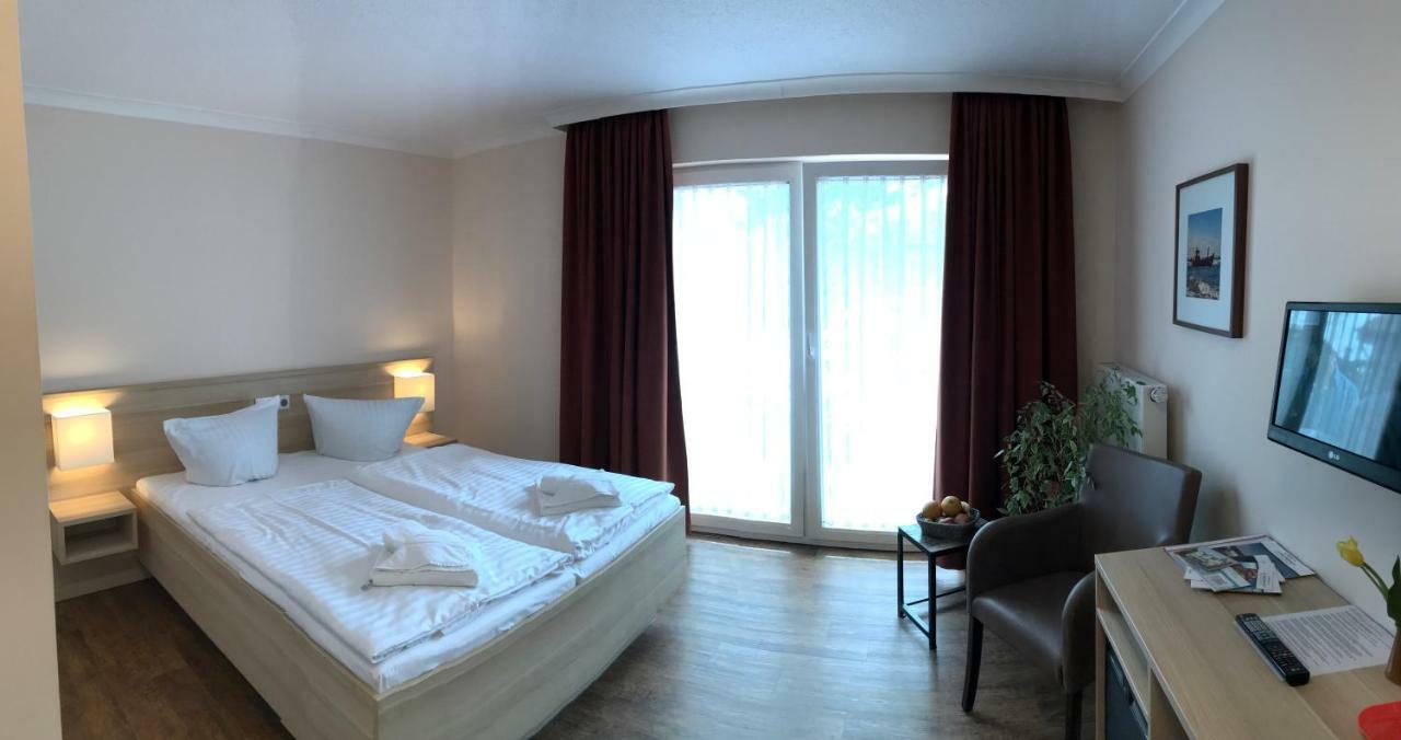 Hotel Karl'S Burg Kölpinsee エクステリア 写真